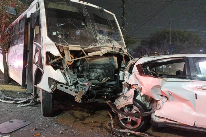 Saldo de 33 lesionados en choque múltiple, en Nuevo León