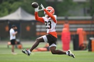 Deadspin | Report: Lions signing veteran DB Damontae Kazee