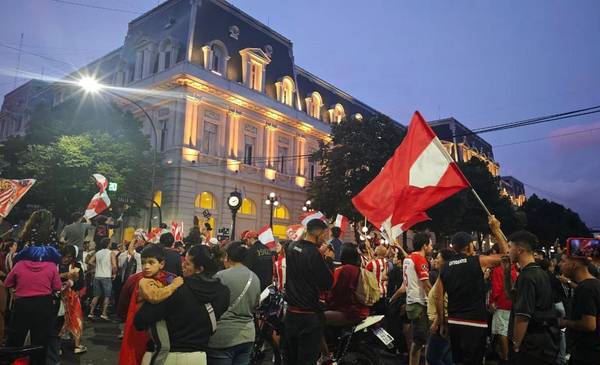 Con pasión y color, pero 23 detenidos