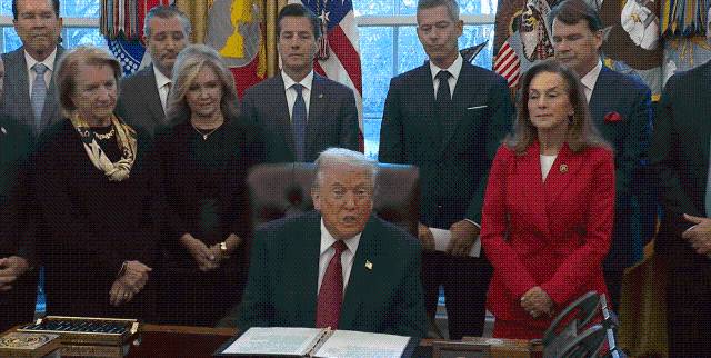 Trump: «Esto no es una campaña de presión contra Maduro. Va mucho más allá»