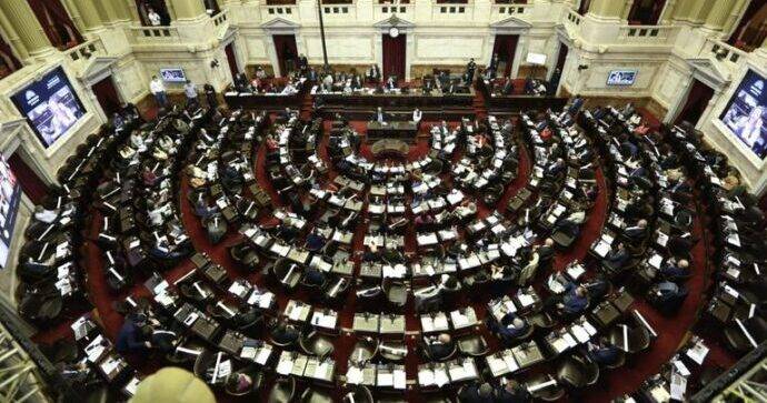 Tres diputados se van de UP y La LLA queda a un paso de la primera minoría en Diputados