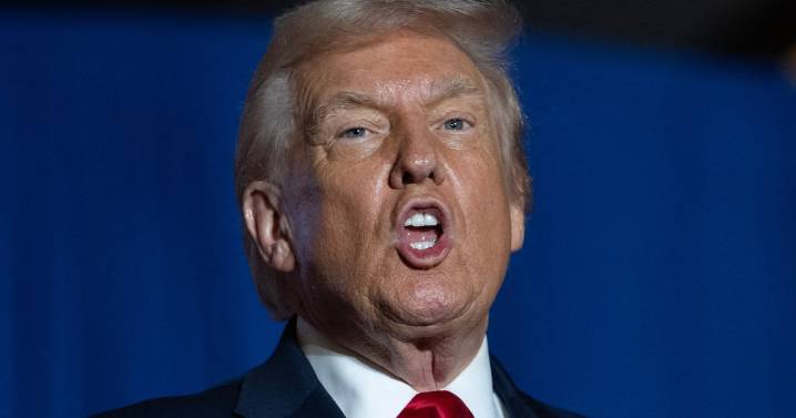 Trump Sharpens Knives for GOP Rebel in 400