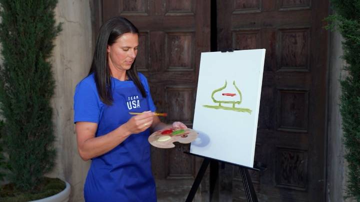 Watch speed skater Brittany Bowe use pasta sauce to paint