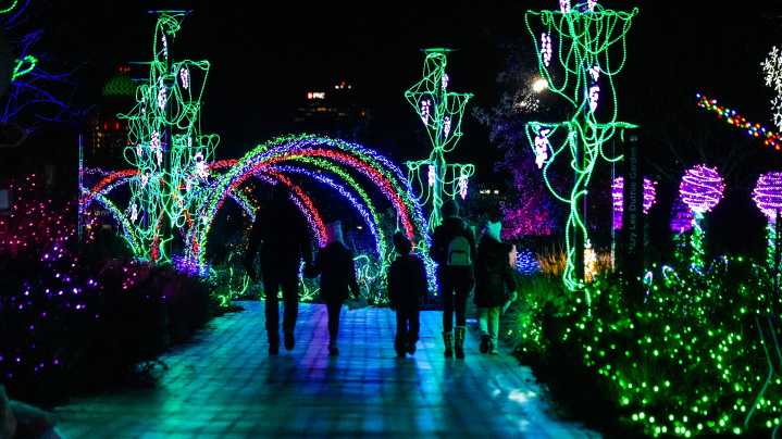 Get in the holiday spirit with these 6 light displays around Kentucky