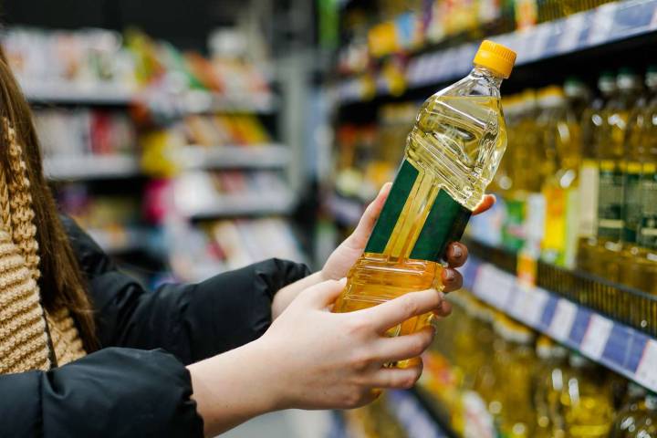 Which Cooking Oil Is Healthier: Canola or Vegetable?