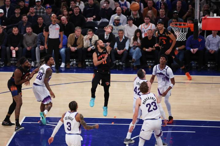 Knicks have more than a record in common with Showtime Lakers