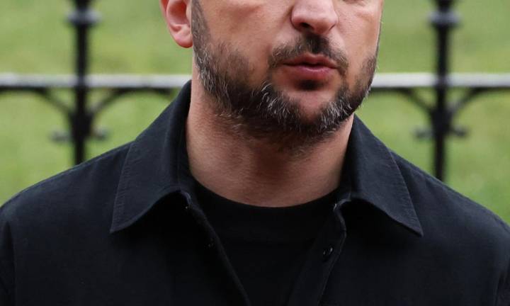 Negociadores ucranianos informarán hoy a Zelenski de sus reuniones con Witkoff