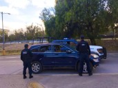 Policía de la Capital asegura camioneta con armas de uso exclusivo del Ejército al exterior del parque Tangamanga