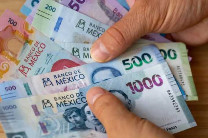 Analistas privados recortan pronóstico de crecimiento del PIB mexicano a 0.4 % para 2025