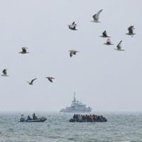 EU nations back 'return hubs' in migration policy tightening