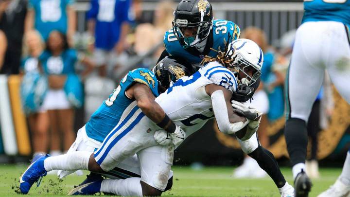 Colts look to break a long losing streak in Jacksonville