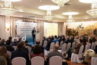 APD reúne a un centenar de directivos cántabros en una jornada centrada en el nuevo rol del Puerto