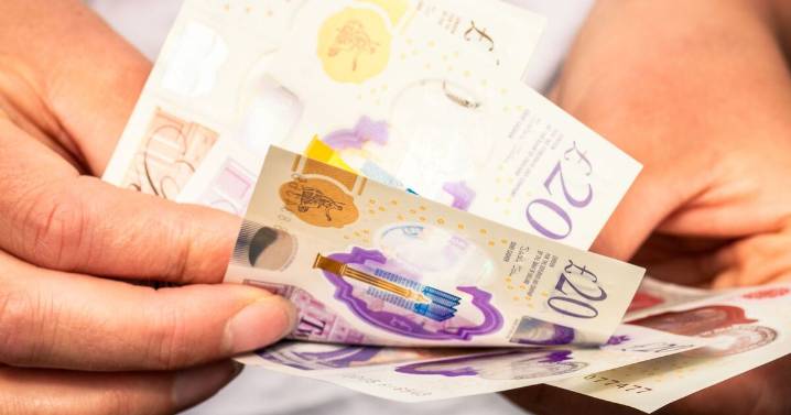 DWP urges households to claim £475 in December from 3 benefits 