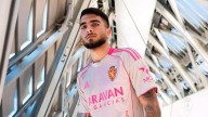 El Real Zaragoza presenta su tercera equipación, de color rosa