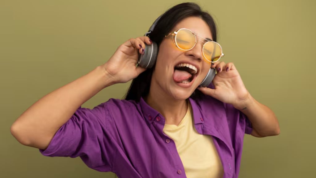 Qué significa escuchar música muy fuerte, según la psicología