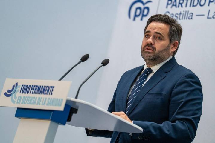 El PP tacha a Page de ser «cobarde» ante Sánchez: «Nadie entiende por qué le sostienes con tus votos»