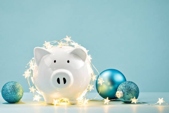Why employers might be a bit stingier with their holiday bonuses this year