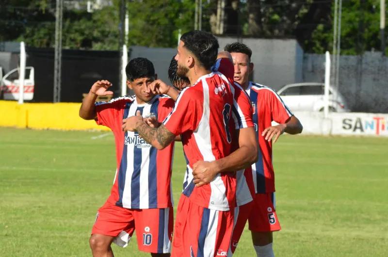 Unión Santiago y Comercio pegaron primero y dieron un gran paso en la ida