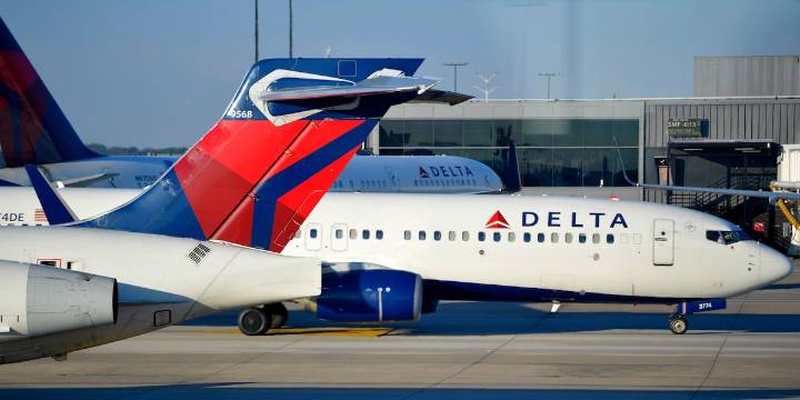 Ground stop for Delta flights at Detroit Metro Airport