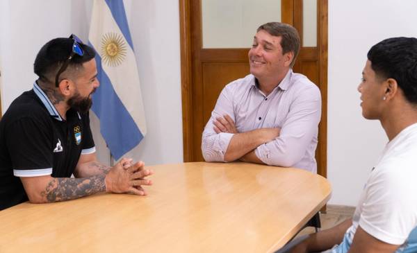 Biss recibió al luchador capitalino Ariel Proboste