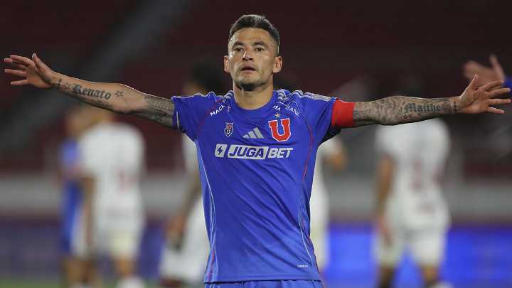 Charles Aránguiz fue elegido el Jugador Crack del 2025