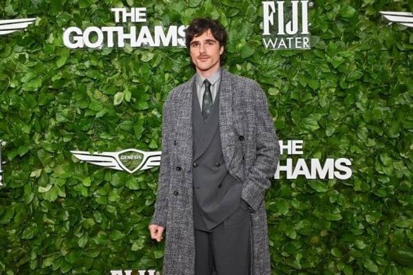 Rihanna y Jacob Elordi derrochan estilo en los Gotham 2025