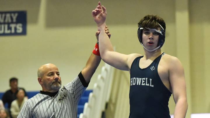 Freshmen wrestlers make their mark at season-opening Vogeding Tournament