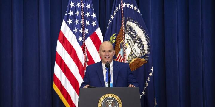 El nuevo embajador de EEUU en Chile se reúne con Jara tras mostrar sus preferencias sobre las elecciones