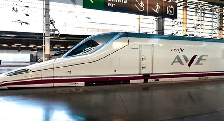 El PP acusa al PSOE de "bloquear" el debate sobre el AVE a Extremadura