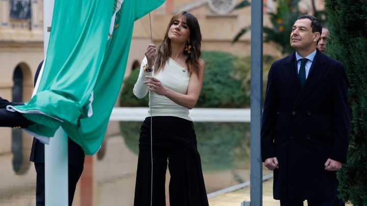 Moreno apela a la “solidaridad” en el Día de la Bandera de Andalucía