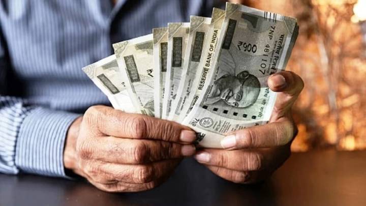 Rupee extends decline, marks new record low on dollar strength