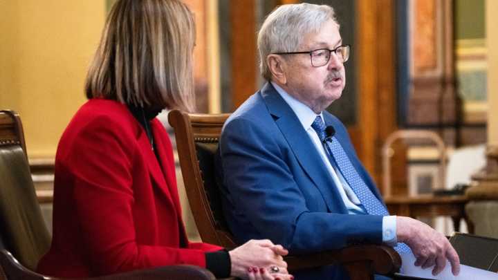 See former Gov. Terry Branstad accept the Iowa Award