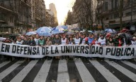 Universitarios denuncian que el Gobierno les bajó los salarios