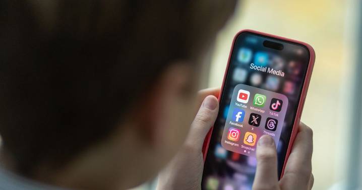 Scotland 'should consider' following Australia and ban social media ban for under