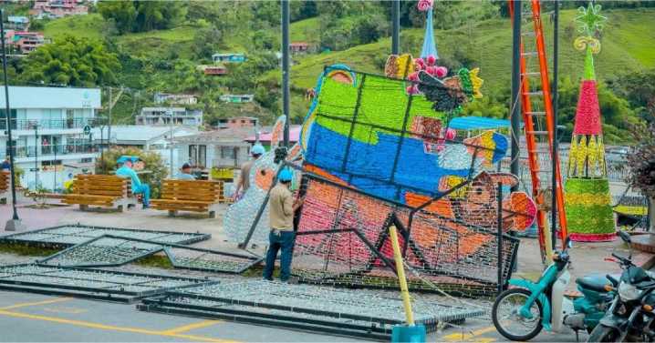 La tierra del Aguardiente Amarillo en Caldas prepara detalles para encender la Navidad, usarán 150 figuras
