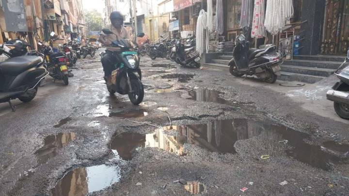 Pothole ridden road from Gowliguda to MJ market leave residents angry