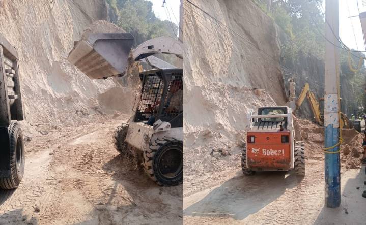 Alcaldía Álvaro Obregón retira 300 metros cúbicos de tierra tras deslave de talud que causó afectaciones a un vehículo y una motocicleta