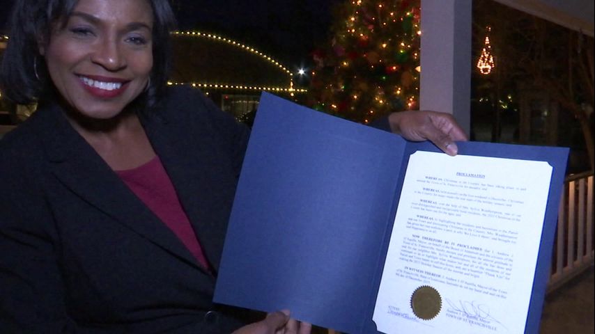 WBRZ's Sylvia Weatherspoon honored in St. Francisville after serving as Grand Marshal in holiday parade