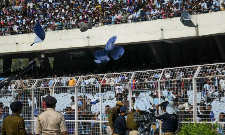 El caos que desató la visita de Lionel Messi en India: el público destrozó el estadio y se abrió una investigación