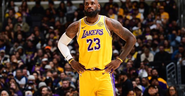 Dillon Brooks punishes unserious Lakers in blowout loss