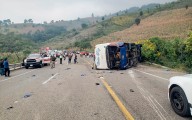 Volcadura de autobús en Chiapas deja dos muertos y más de 20 heridos