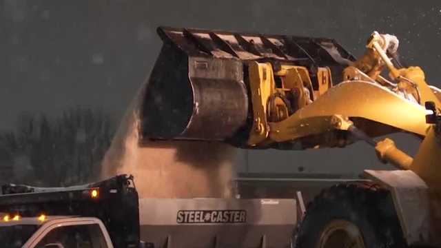 Snow tapers off; crews continue clearing New Hampshire roads for Wednesday commute