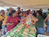 Más de 400 familias de Las Cocuizas favorecidas con distribución de alimentos