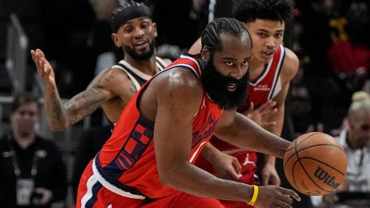 James Harden se convierte en el décimo máximo anotador de la NBA