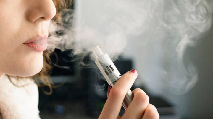 México prohíbe totalmente los vapeadores y cigarrillos electrónicos