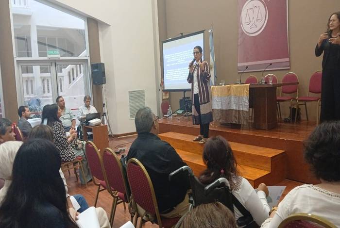 Donde la palabra se abre paso: Crónica extensa...