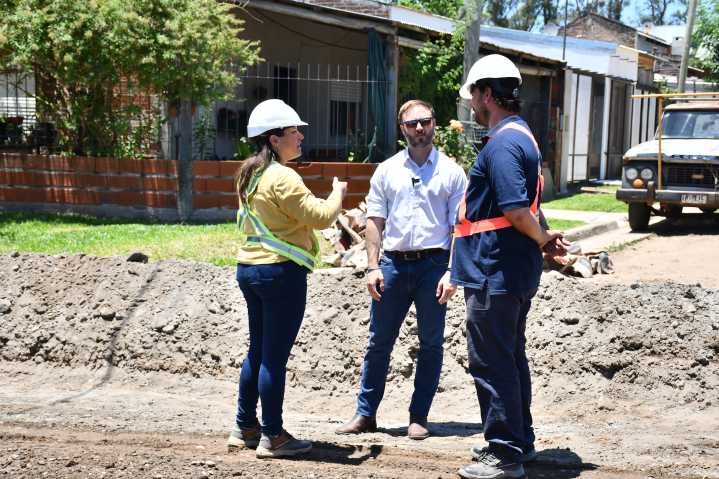 Comenzaron las obras de repavimentación de calle Juventud Unida en Benito Legerén