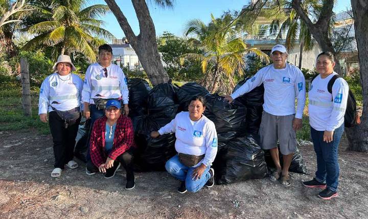 Zofemat Isla Mujeres realiza brigada de limpieza en Isla Blanca