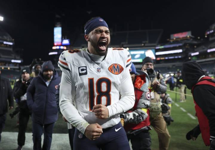 NFL division races tighten after surprises and upsets — and Chicago Bears own the NFC’s top seed now – Chicago Tribune