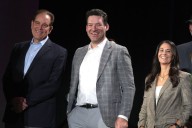 Tony Romo & Jim Nantz Height Comparison: How Tall Are the CBS Announcers? Known for their excellent play-by-play calling on NFL Sundays, Tony Romo and Jim Nantz have dominated the field, but how tall 